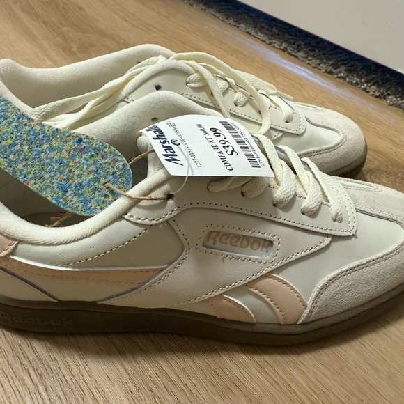 Reebok Cream and Tan Sneakers - Picture 4 of 5